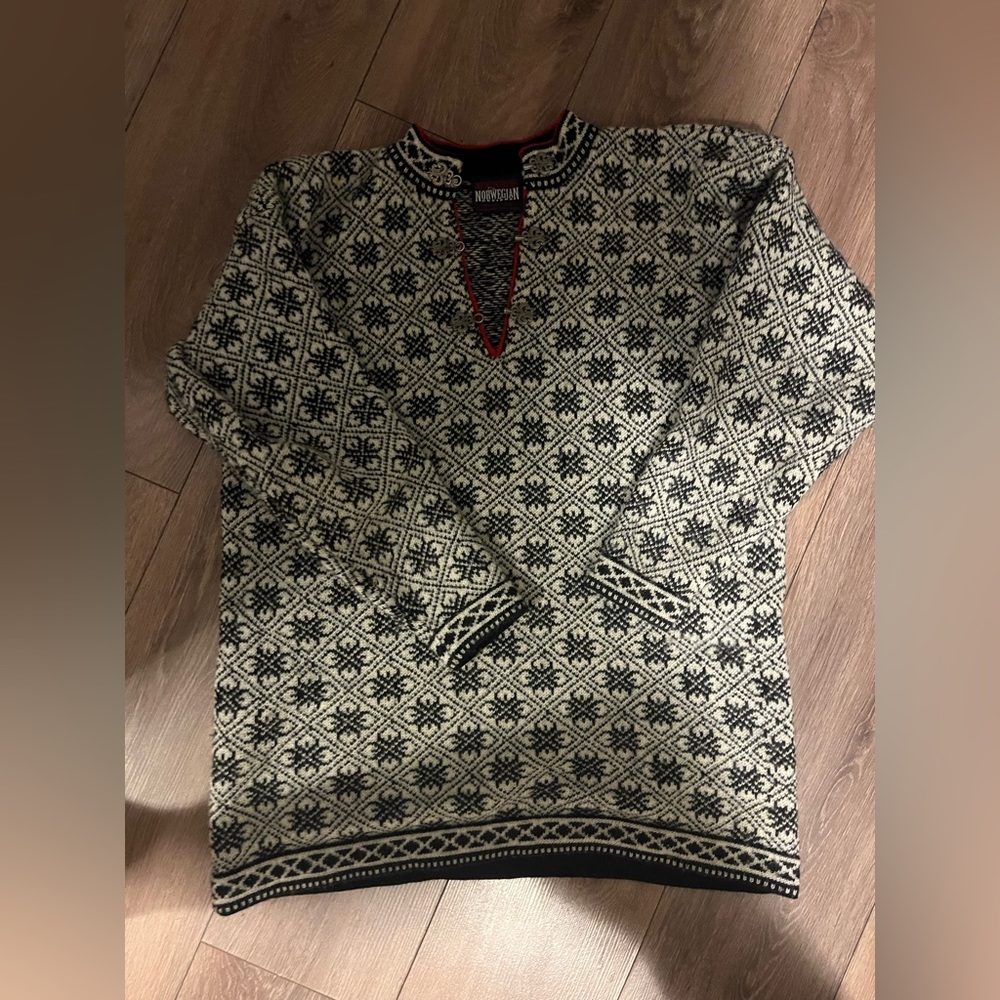 Vintage Norwegian sweater 100% wool